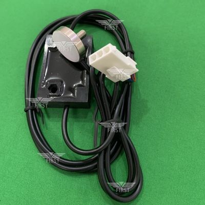 PM52 SM52 ডেলিভারি সেন্সর প্রতিস্থাপন ইস্পাত/প্লাস্টিক উপাদান OMRON-E2Ex5ME1 এর জন্য G2.122.1311 প্রক্সিমিটি সেন্সর
